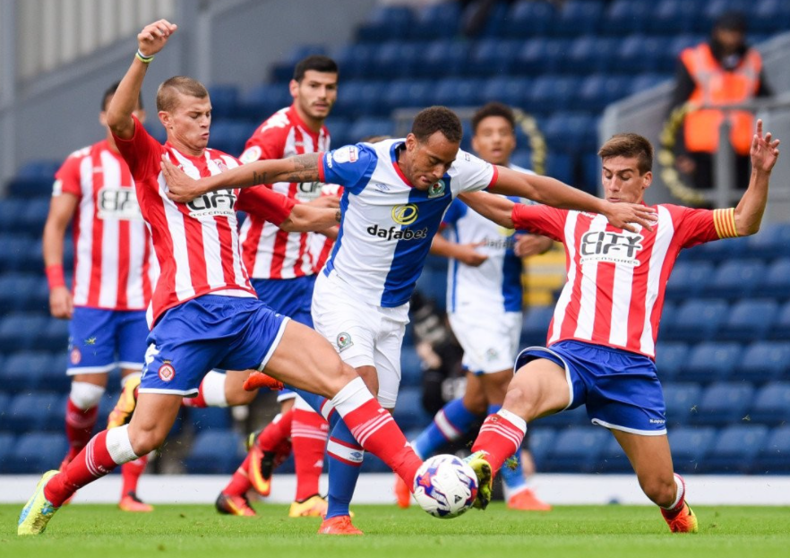 包含加时末段皇家社会遗憾出局亚特兰大围绕足总杯防线松动，现场解说直呼：今晨皇家社会完成体检的词条