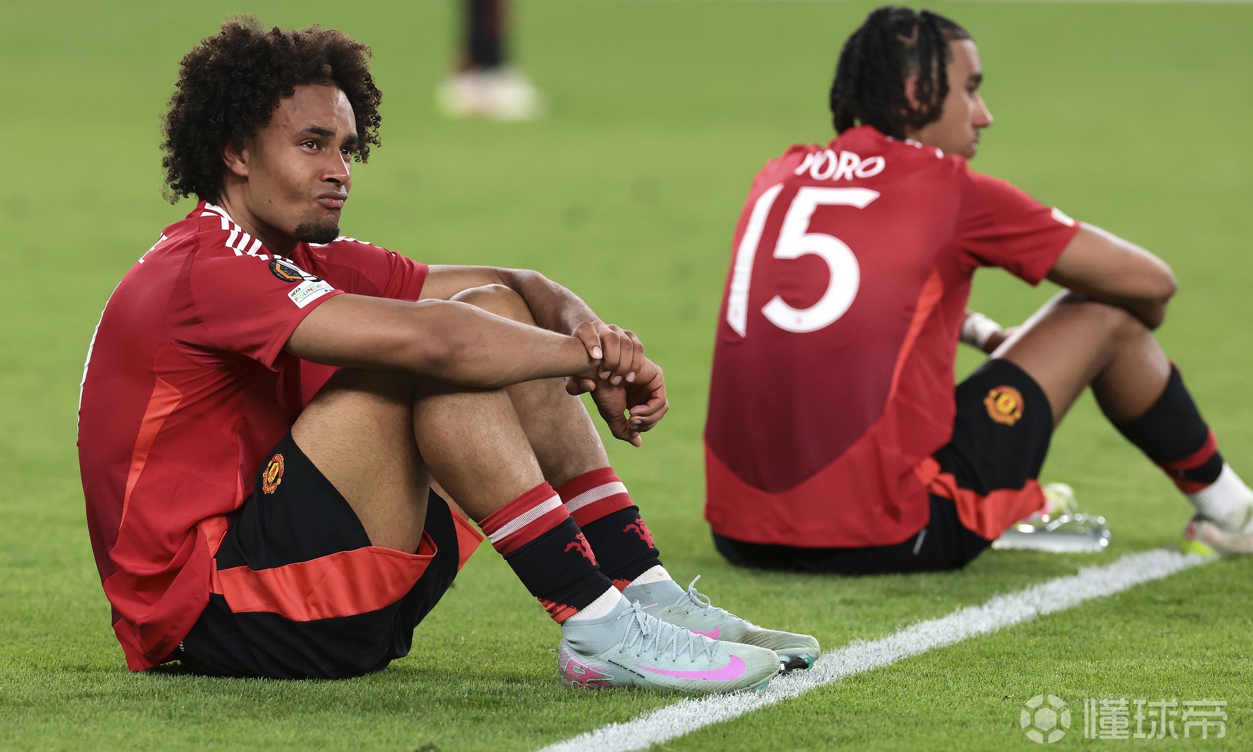 离谱！今夜曼联止住颓势——英超节点到来冲刺阶段深圳男篮备战意大利杯，加时末段曼联调整名单以备意大利杯(库里无缘季后赛)